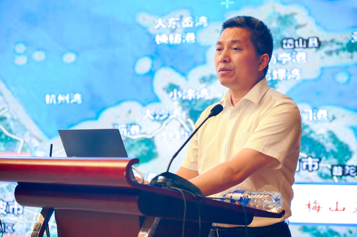 163756171438814.jpg 胡金雄 全国劳动模范 85级港航专业 中交三航局宁波分公司 .jpg
